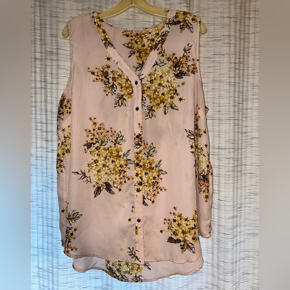 Maurice’s floral button up tank top